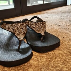 Sketchers Yoga Foam Sandals